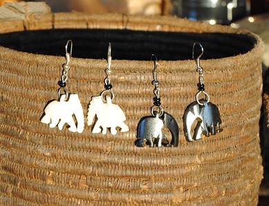 25087 Boucles d'oreilles animaux os